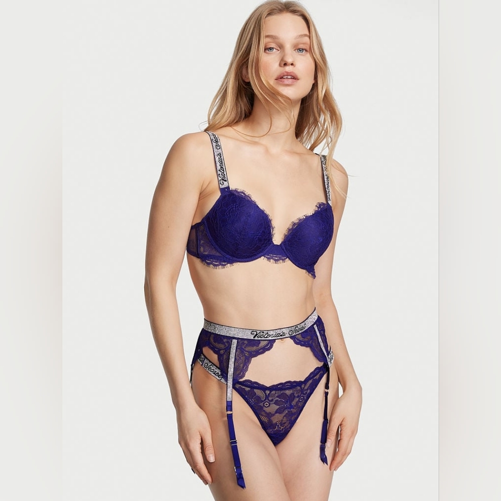 VICTORIA'S SECRET VERY SEXY Shine Strap Lace Brazilian Panty